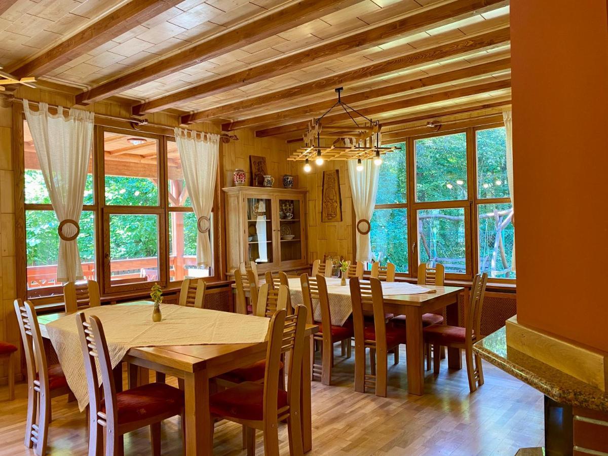 Platan Vendeghaz Villa อิซวาเร ภายนอก รูปภาพ